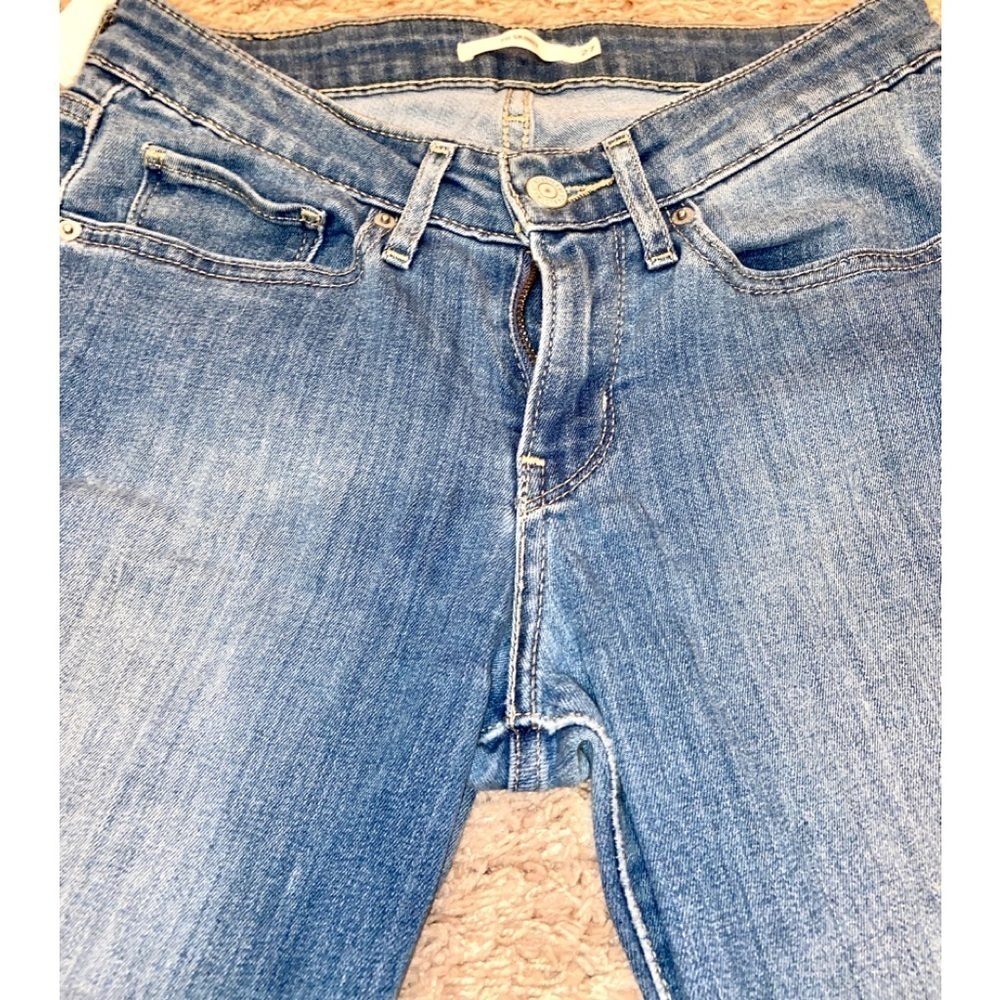Levi’s 711 Distressed Skinny Jeans - Picture 4 of 11